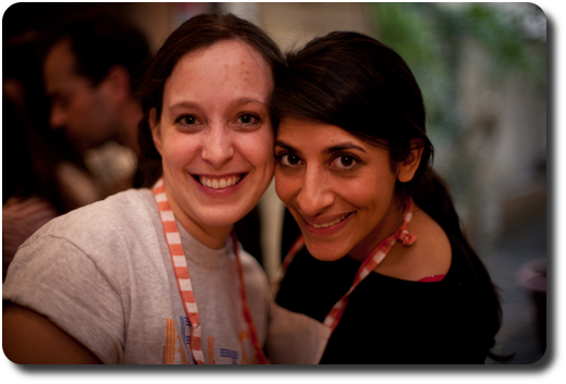 Sanjee (à droite sur la photo) du blog Bollywood Kitchen