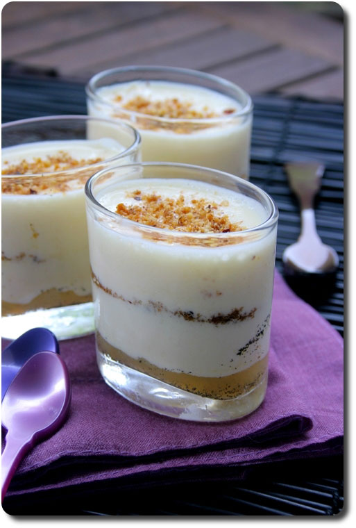 Verrines de crème au mascarpone et pralin sur poires compotées à la vanille